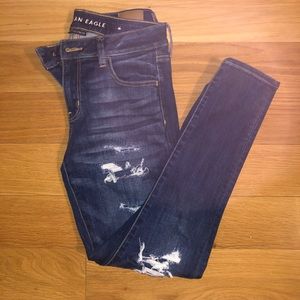 AMERICAN EAGLE DISTRESSED JEGGING